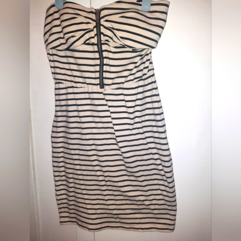 Striped strapless bodycon dress